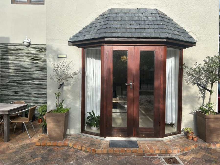 To Let 1 Bedroom Property for Rent in Rondebosch Western Cape